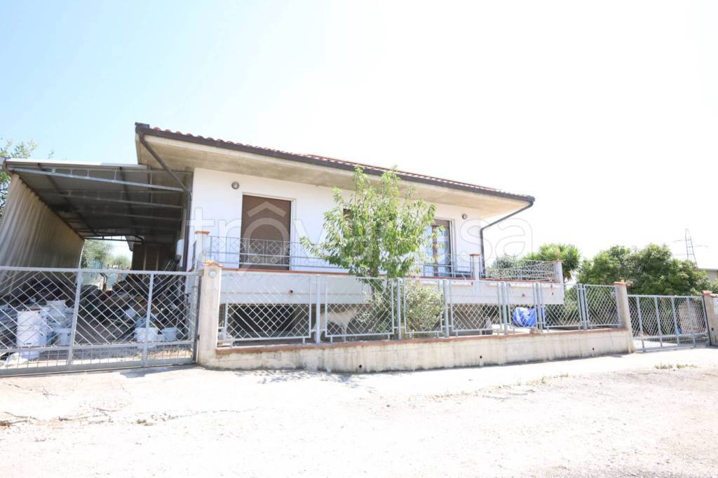 casa indipendente in vendita a Roseto degli Abruzzi in zona San Giovanni