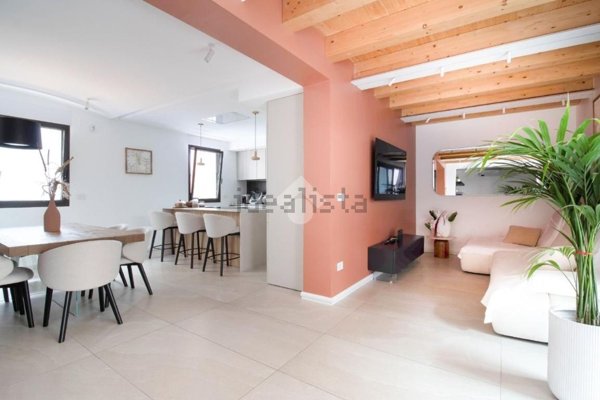 casa indipendente in vendita a Roseto degli Abruzzi in zona Campo a Mare