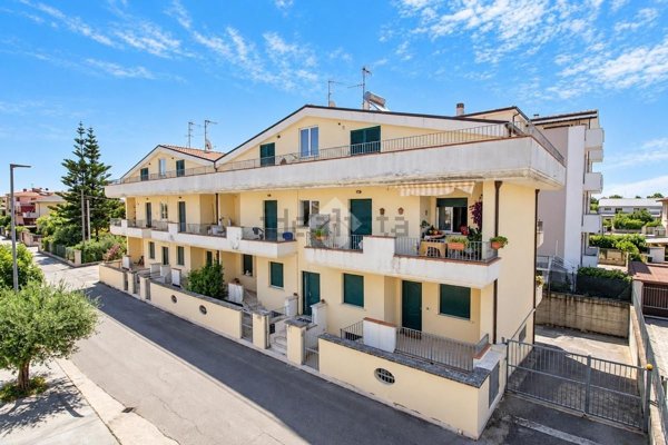 appartamento in vendita a Roseto degli Abruzzi in zona Cologna Spiaggia