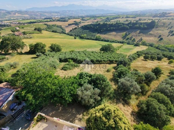 terreno in vendita a Roseto degli Abruzzi