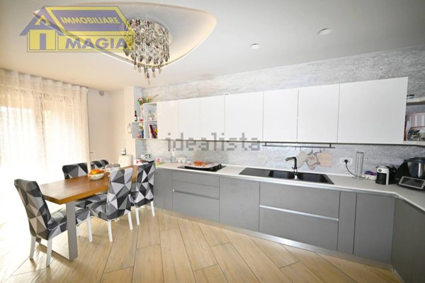 casa indipendente in vendita a Sant'Egidio alla Vibrata