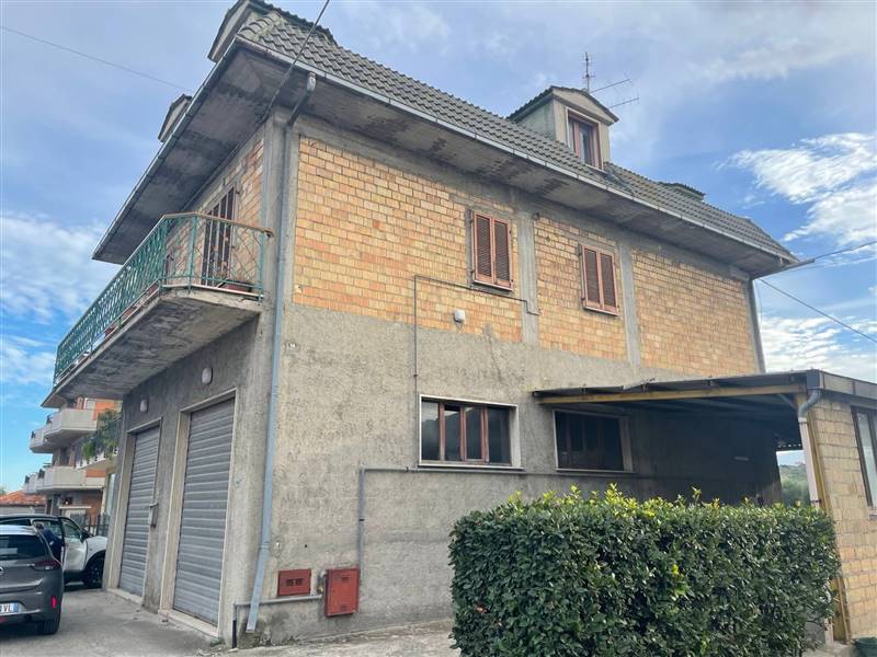 casa indipendente in vendita a Sant'Egidio alla Vibrata in zona Paolantonio