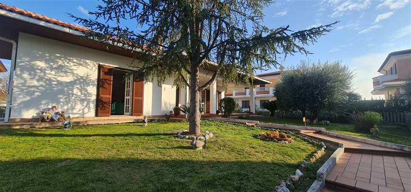casa indipendente in vendita a Sant'Egidio alla Vibrata in zona Paolantonio