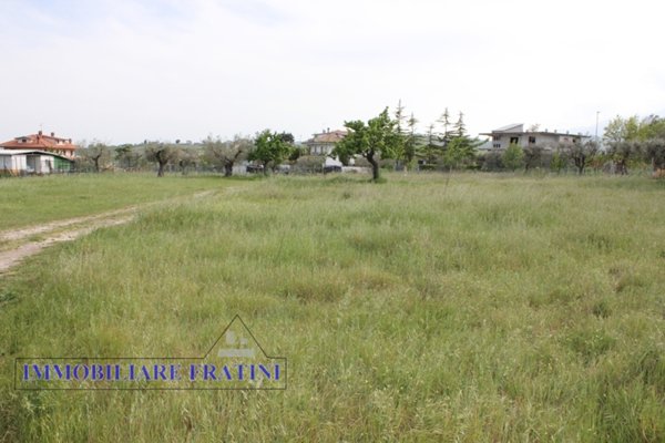 terreno edificabile in vendita a Sant'Egidio alla Vibrata in zona Villa Marchesa