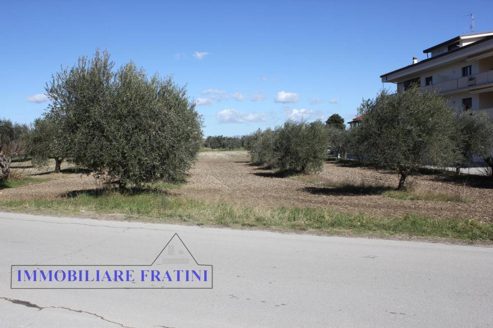 terreno edificabile in vendita a Sant'Egidio alla Vibrata in zona Villa Marchesa