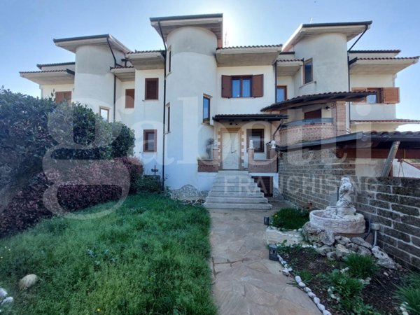 casa indipendente in vendita a Sant'Egidio alla Vibrata