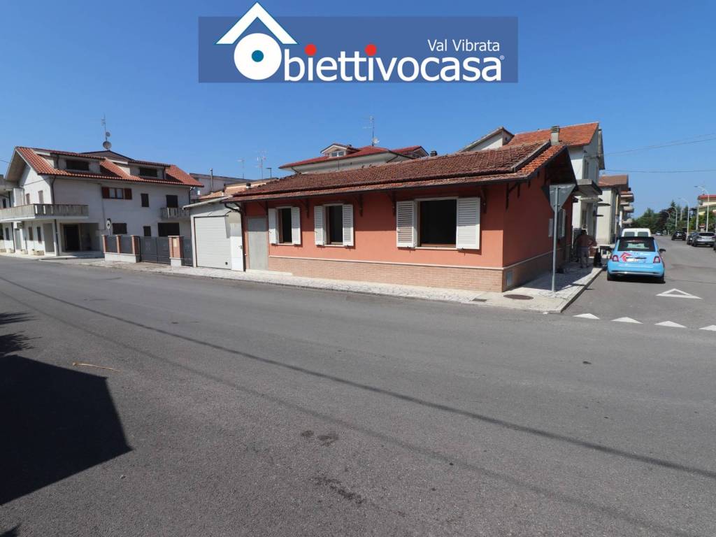 casa indipendente in vendita a Sant'Egidio alla Vibrata