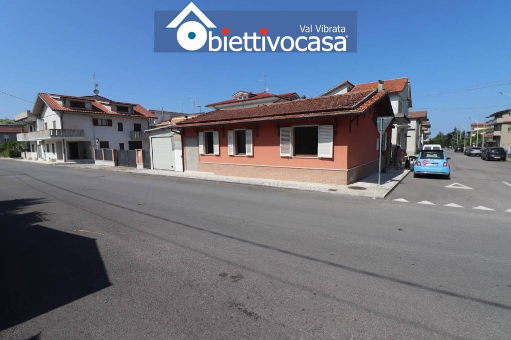 casa indipendente in vendita a Sant'Egidio alla Vibrata