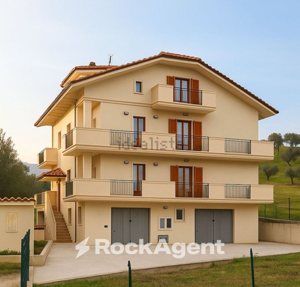 casa indipendente in vendita a Sant'Egidio alla Vibrata