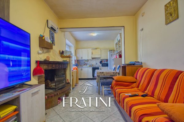 casa indipendente in vendita a Sant'Egidio alla Vibrata in zona Villa Marchesa