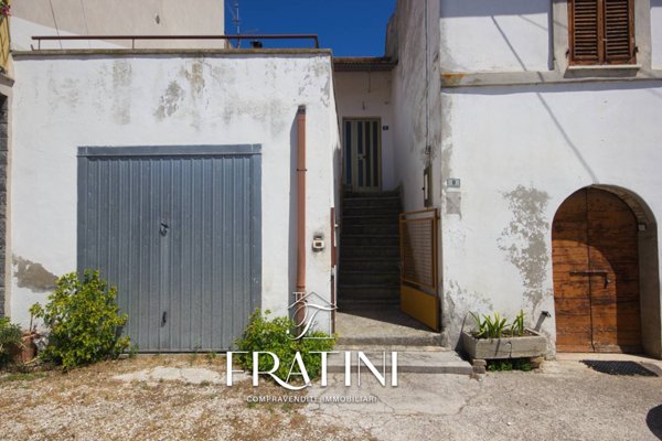 casa indipendente in vendita a Sant'Egidio alla Vibrata in zona Villa Marchetti