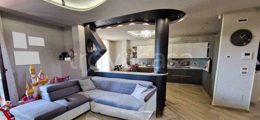 casa indipendente in vendita a Sant'Egidio alla Vibrata in zona Faraone