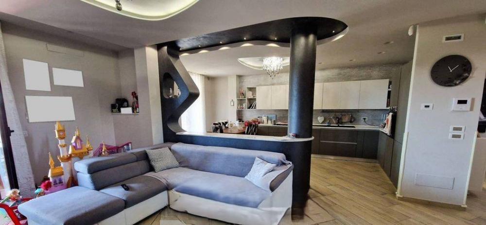 casa indipendente in vendita a Sant'Egidio alla Vibrata in zona Faraone