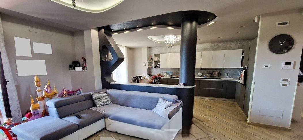 casa indipendente in vendita a Sant'Egidio alla Vibrata in zona Faraone