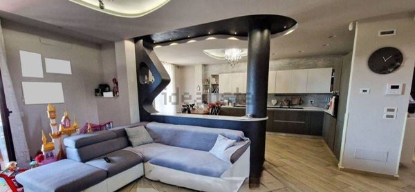 casa indipendente in vendita a Sant'Egidio alla Vibrata in zona Faraone