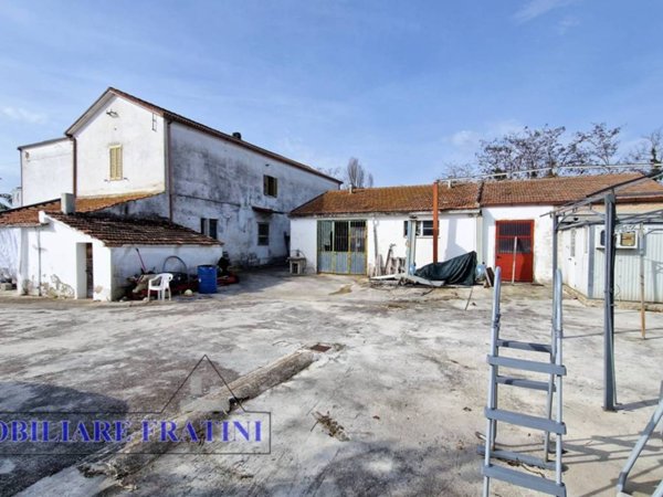 casa indipendente in vendita a Sant'Egidio alla Vibrata in zona Villa Marchesa