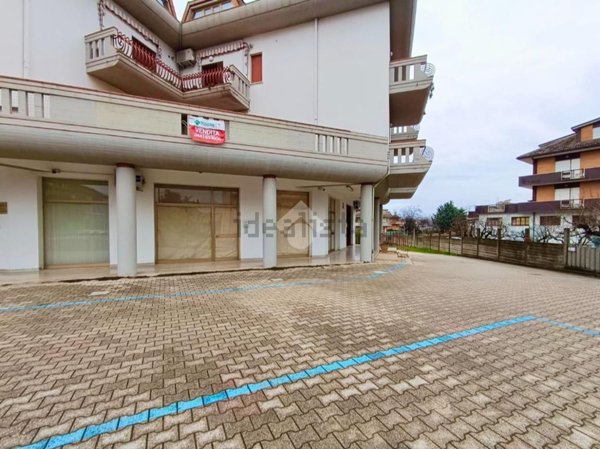 locale commerciale in vendita a Sant'Egidio alla Vibrata