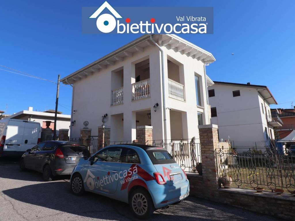 casa indipendente in vendita a Sant'Egidio alla Vibrata