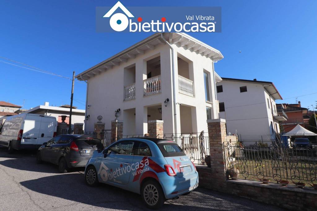 casa indipendente in vendita a Sant'Egidio alla Vibrata