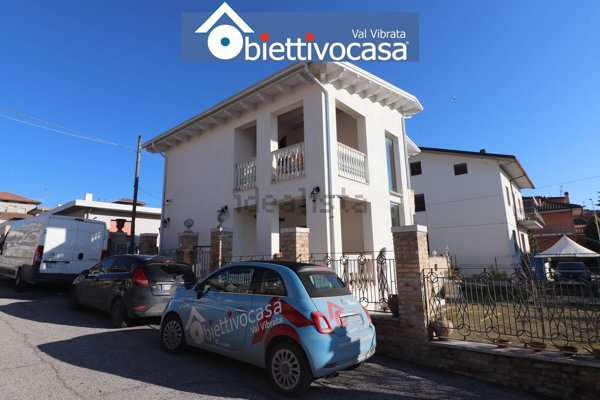 casa indipendente in vendita a Sant'Egidio alla Vibrata