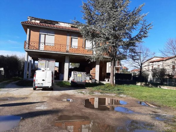 casa indipendente in vendita a Sant'Egidio alla Vibrata