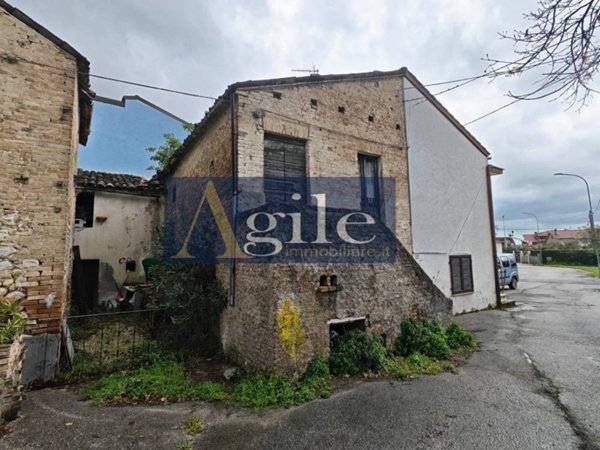 appartamento in vendita a Sant'Egidio alla Vibrata