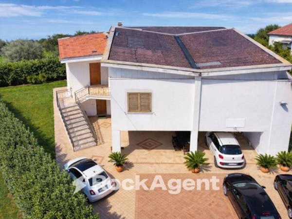 casa indipendente in vendita a Sant'Egidio alla Vibrata