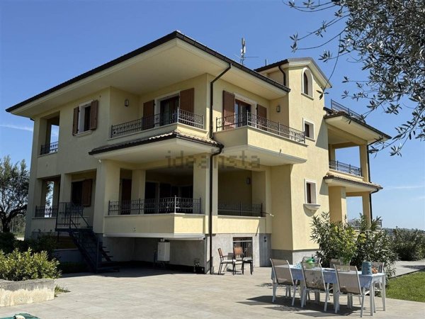 casa indipendente in vendita a Sant'Egidio alla Vibrata