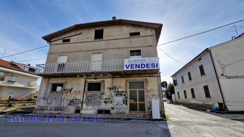 locale di sgombero in vendita a Sant'Egidio alla Vibrata