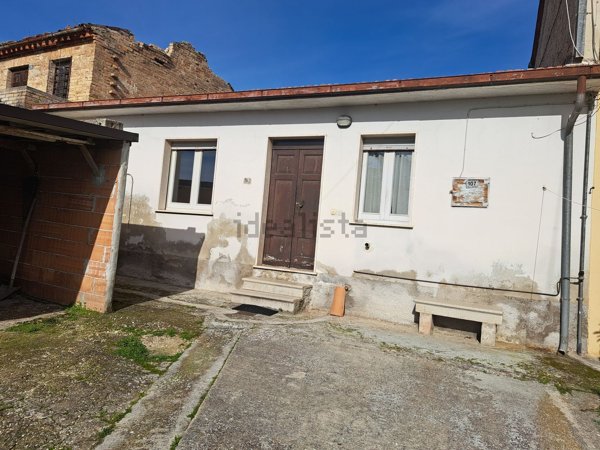 casa indipendente in vendita a Sant'Egidio alla Vibrata