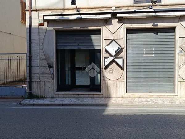 locale commerciale in vendita a Sant'Egidio alla Vibrata