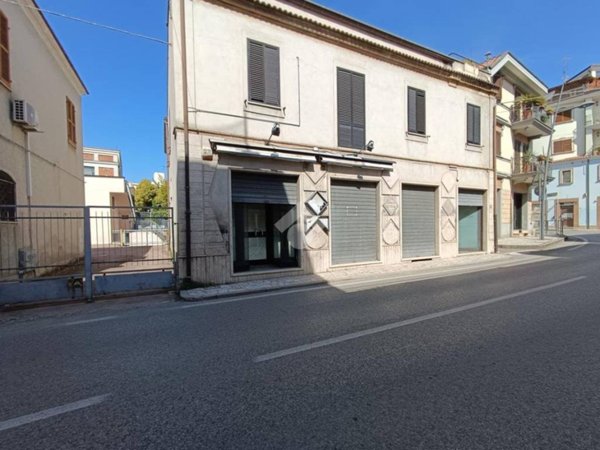negozio in vendita a Sant'Egidio alla Vibrata