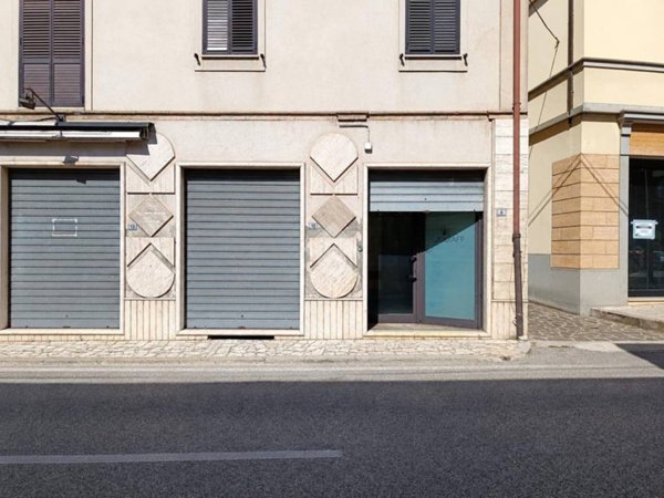 negozio in vendita a Sant'Egidio alla Vibrata