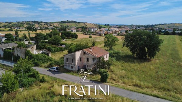 terreno edificabile in vendita a Sant'Egidio alla Vibrata in zona Villa Marchesa