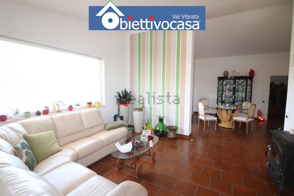 casa indipendente in vendita a Sant'Egidio alla Vibrata in zona Paolantonio
