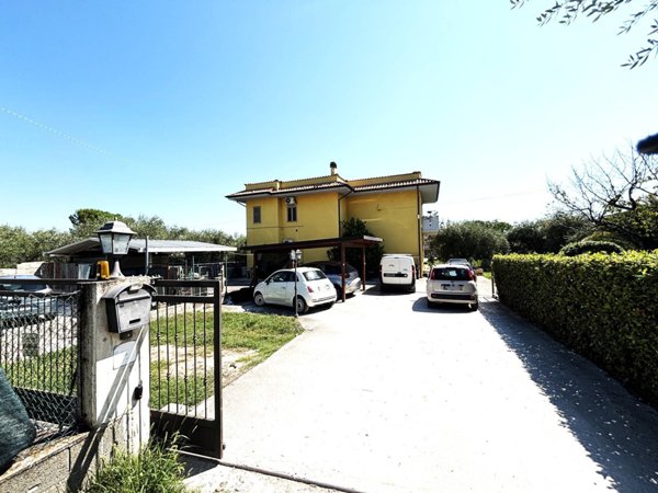 casa indipendente in vendita a Sant'Egidio alla Vibrata in zona Villa Marchesa