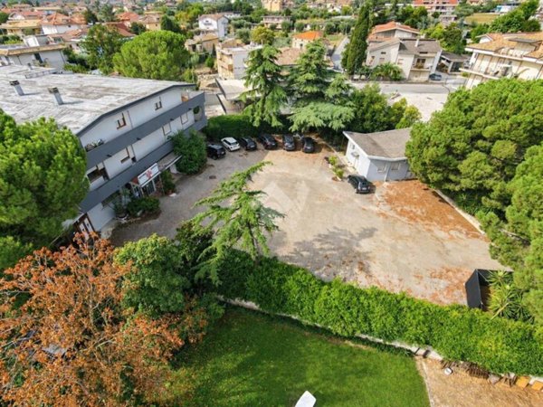 ufficio in vendita a Sant'Egidio alla Vibrata