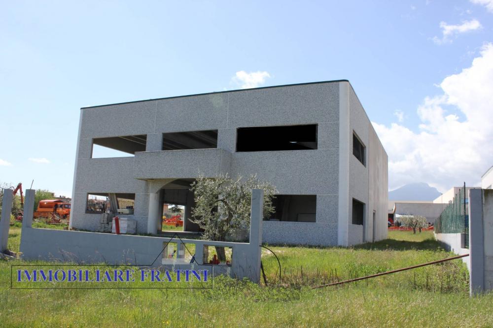 locale di sgombero in vendita a Sant'Egidio alla Vibrata