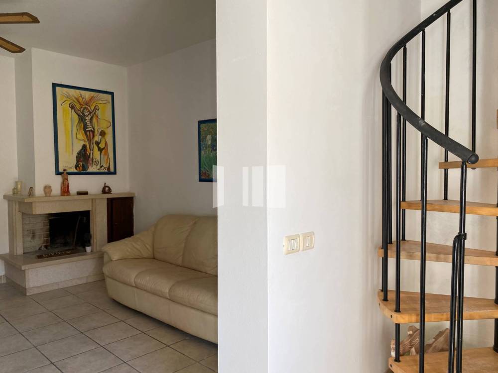 casa indipendente in vendita a Sant'Omero in zona Poggio Morello