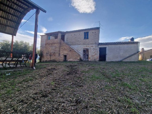 casa indipendente in vendita a Sant'Omero
