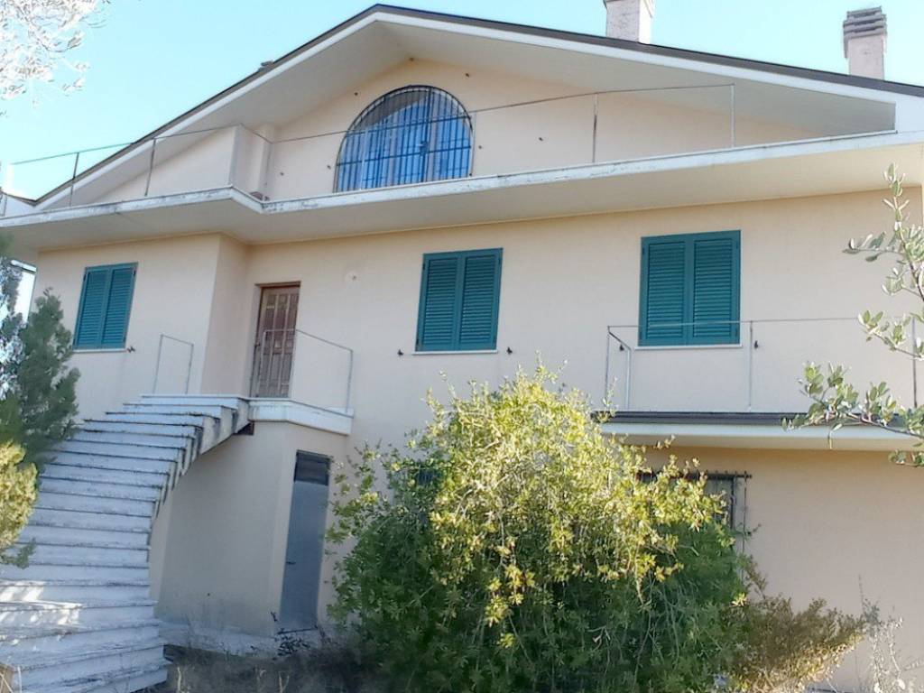 casa indipendente in vendita a Sant'Omero