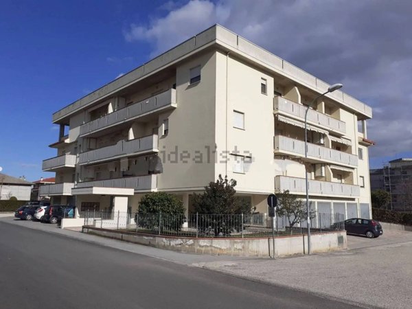 appartamento in vendita a Sant'Omero in zona Garrufo