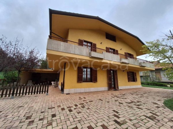 casa indipendente in vendita a Sant'Omero