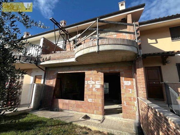 casa indipendente in vendita a Sant'Omero
