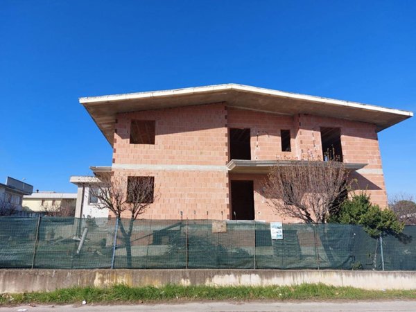 casa indipendente in vendita a Sant'Omero