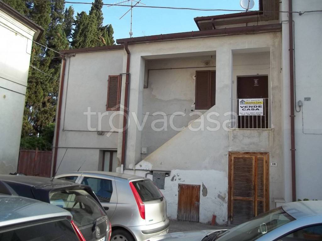 casa indipendente in vendita a Sant'Omero in zona Garrufo