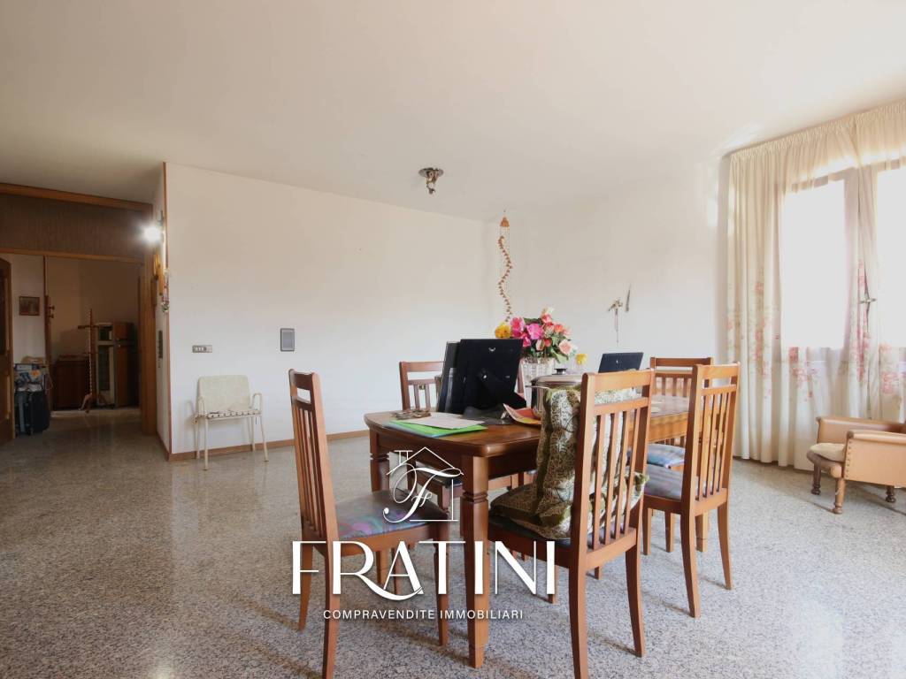 casa indipendente in vendita a Sant'Omero in zona Villa Ricci