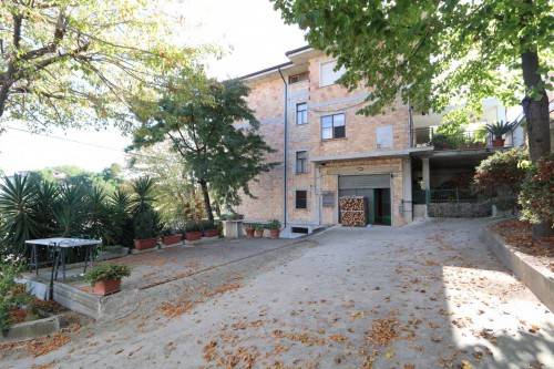 casa indipendente in vendita a Sant'Omero