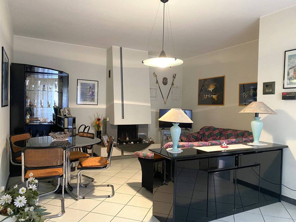 casa indipendente in vendita a Sant'Omero in zona Garrufo