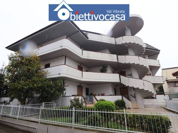 appartamento in vendita a Sant'Omero in zona Garrufo